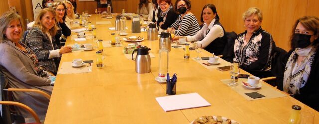 Las empresarias de Salamanca presentan a sus nuevas asociadas en el networking de noviembre de AESAL